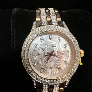 Gorgeous rose gold watch with Swarovski Crystals new beautiful box included Womens Luxury Status Rose Gold Swarovski Crystal Watch main image 4